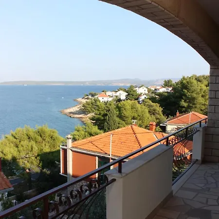 아파트 By The Sea Stomorska, Solta - 778 스토모르스카